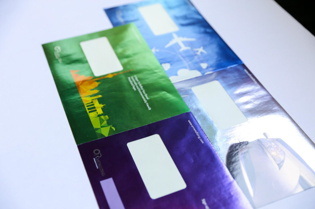 In samenwerking met AR Metallizing hebben we gemetalliseerde enveloppen ontwikkeld. Deze opvallende en krachtige verpakking zorgt ervoor dat uw reclame-uiting interesse wekt bij de doelgroep en niet ongeopend in de prullenbak verdwijnt!